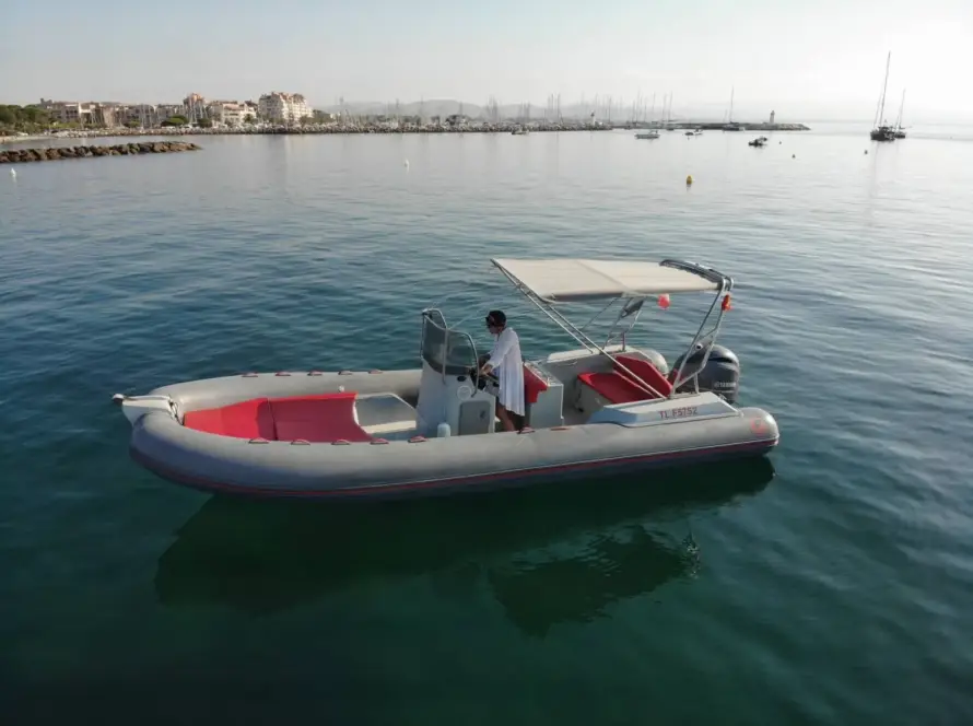 Location de bateau Capelli 700 à Hyères par Aniel Boats Services