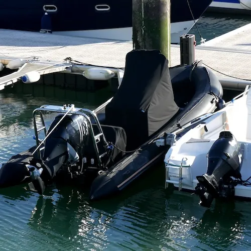 Stationnement de bateau à Hyères par Aniel Boats Services